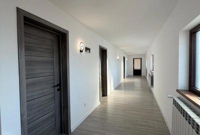 Casă cu 3 camere cu Teren 150 Mp în Malu Mare - 7