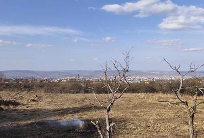 Teren de 7721 mp, în Central