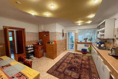 Casă cu 8 camere cu Teren 1318 Mp în Vad - 14