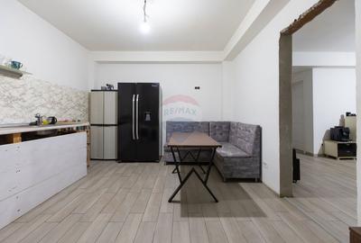 Casă / Vilă cu 4 camere de vânzare în Cartier - Gheraiesti - 9