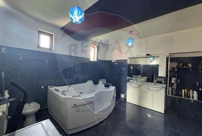 Casa / Vila cu 6 camere de vanzare - 8