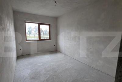 Casă cu 4 camere cu Teren 4000 Mp în Central - 9