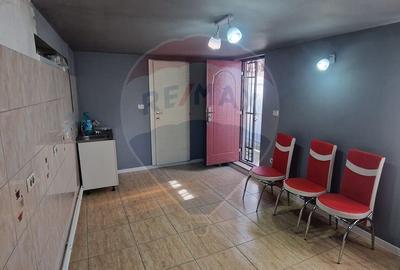 Casa / Vila cu 4 camere de vanzare in zona Central Oras Buhusi - 3