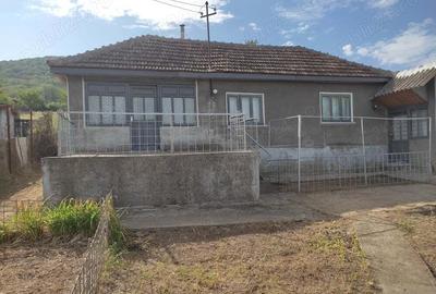 Vand casa in orasul Babadag, str. Valea Teilor, jud. Tulcea - 2