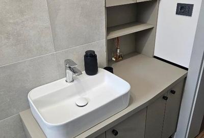 Apartament cu 3 camere semidecomandat, mobilat în 13 Septembrie - 12