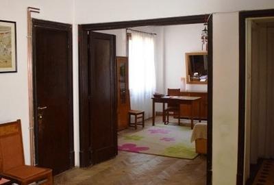 Apartament cu 4 camere circular în Romană