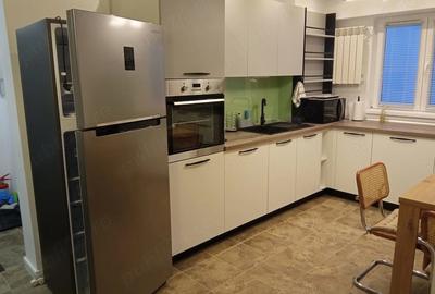 Apartament cu 3 camere decomandat în Calea Victoriei - 1