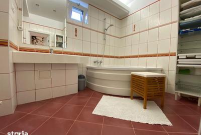 Apartament cu 4 camere decomandat, mobilat în Primăverii