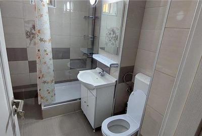 Apartament cu 3 camere decomandat în Drumul Taberei