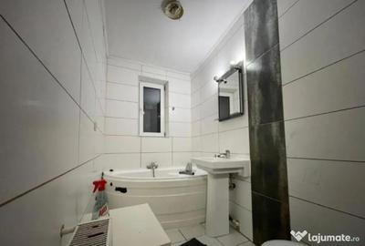 Apartament cu 3 camere semidecomandat în P-ța Victoriei - 4