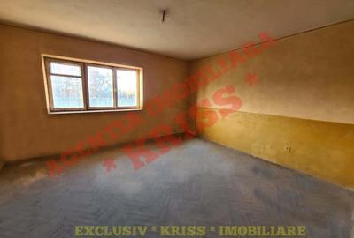 APARTAMENT E 3 Camere Decomandate Etaj P 1 BUZOE?TI La 35 Km Pite?ti In Suprarafe?e de 57 Mp. - 5