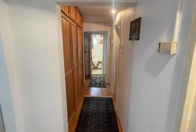 Apartament cu 5 camere decomandat în Miorița - 4