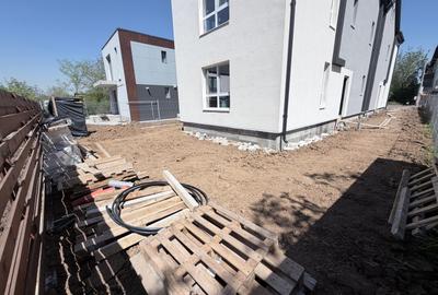 Duplex cu 5 camere cu Canalizare în Sud - 6