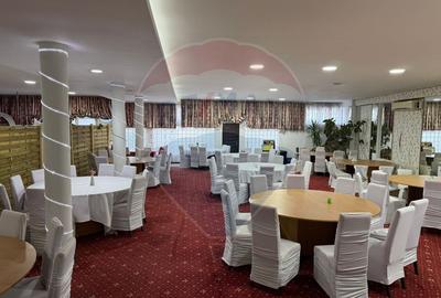 Casă cu 8 camere cu Teren 462 Mp în Central - 12