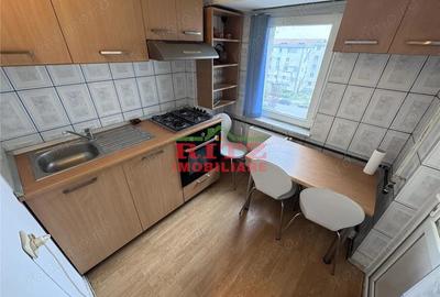 Apartament cu 3 camere decomandat în Steaua - 6