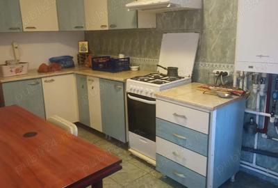 Casă cu 5 camere cu Teren 130 Mp în Central