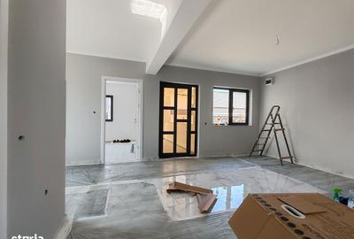 Casă cu 3 camere cu Teren 200 Mp în Central - 2