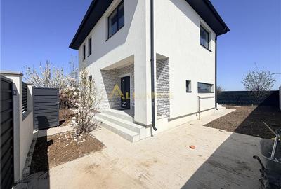 Casă individuală cu 4 camere cu Teren 320 Mp în Berceni - 2