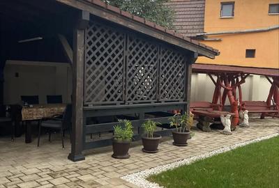 Casă cu 4 camere în Central - 1