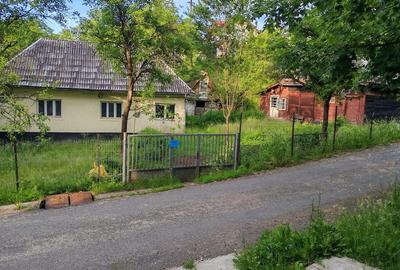 Teren de 1555 mp, în Central - 3