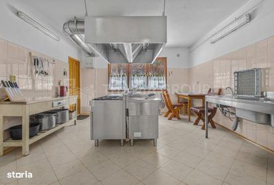 Casă cu Teren 1404 Mp în Central - 3