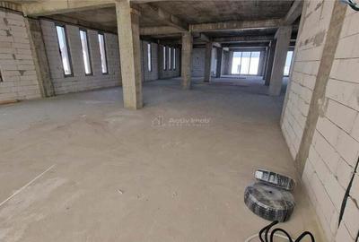 Spatiu comercial - Tunari - 1156mp utili - constructie noua - P + 2 etaje - 10