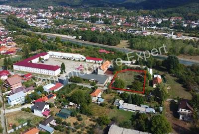 Teren de 3005 mp, în Central - 2