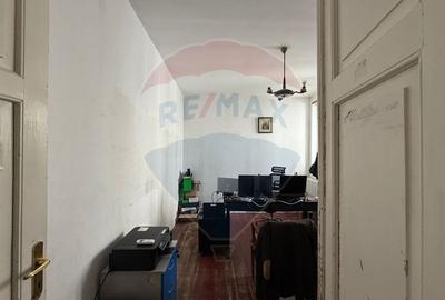 Casă cu 8 camere cu Canalizare în Gara de Nord - 5