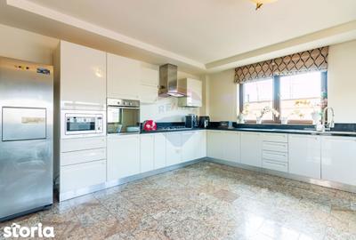 Casă cu 7 camere cu Teren 745 Mp în Balotești - 2