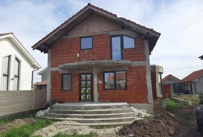 Casă cu Teren 300 Mp în Sânmartin - 2