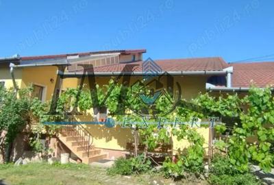 Casă individuală cu 3 camere cu Canalizare în Central - 1