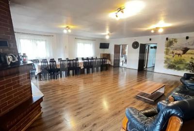 Casă cu 12 camere cu Teren 530 Mp în Colibița - 9