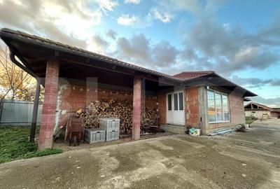 Casa de vanzare cu teren 15 ari - Zona Vetis - 1