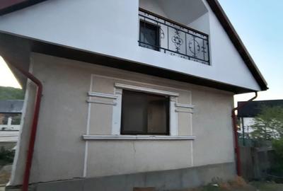 Casă cu 2 camere cu Teren 1100 Mp în Gârdani - 3
