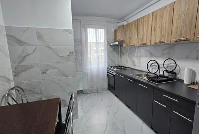 Apartament cu 4 camere decomandat în Tractorul - 5