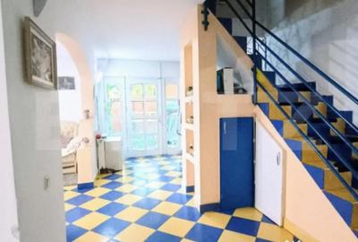 Casă cu 7 camere cu Teren 579 Mp în Central - 14