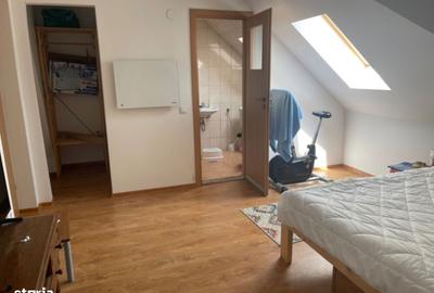 Casă cu 4 camere decomandat în Orlat - 6