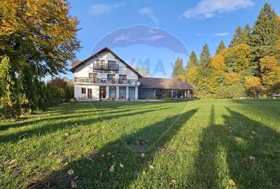 Hotel/Pensiune, de 386.45001220703 mp, în Lisa - 1