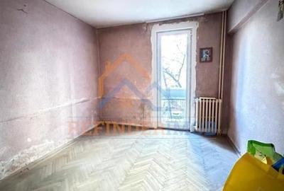 Apartament de vanzare cu 3 camere, zona Titan - 3