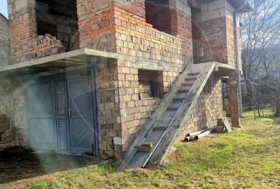Casă cu 4 camere cu Teren 809 Mp în Central - 16
