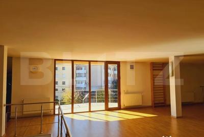 Casă cu 7 camere cu Teren 700 Mp în Central - 1