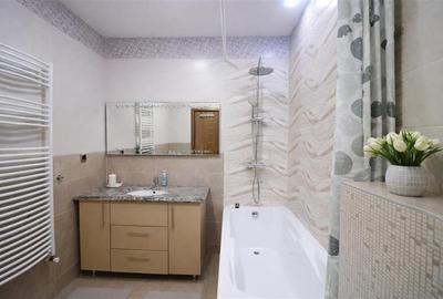 Apartament cu 3 camere decomandat, mobilat în Tractorul - 10