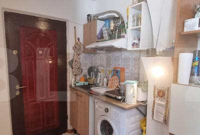 Garsoniera cu baie si geam mare - scara foarte ingrijita - 5