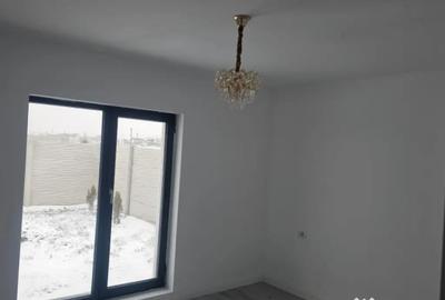 Casă cu 7 camere cu Teren 412 Mp în Malu Mare - 18