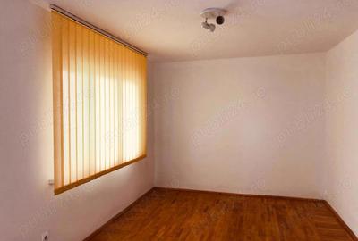 Casă cu 5 camere în Central - 2