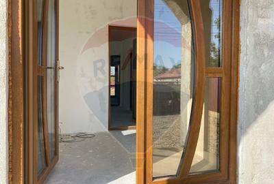 Casa / Vila cu 5 camere de vanzare - 6