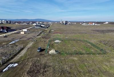 Teren Construcții intravilan de 662 mp, în Nord - 4