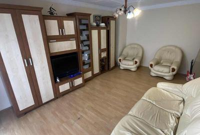 Apartament cu 2 camere decomandat în Carpați 2 - 4