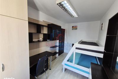 Apartament cu 3 camere semidecomandat în Podu Roș - 3