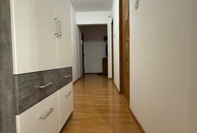 Apartament spatios, 3 camere, 72 mp, etaj 3 - zona Girocului - COMISION 0% - 9